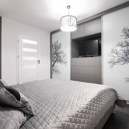 شقة وارسو  في Nowoczesny Apartament - Saska Kepa المظهر الخارجي الصورة