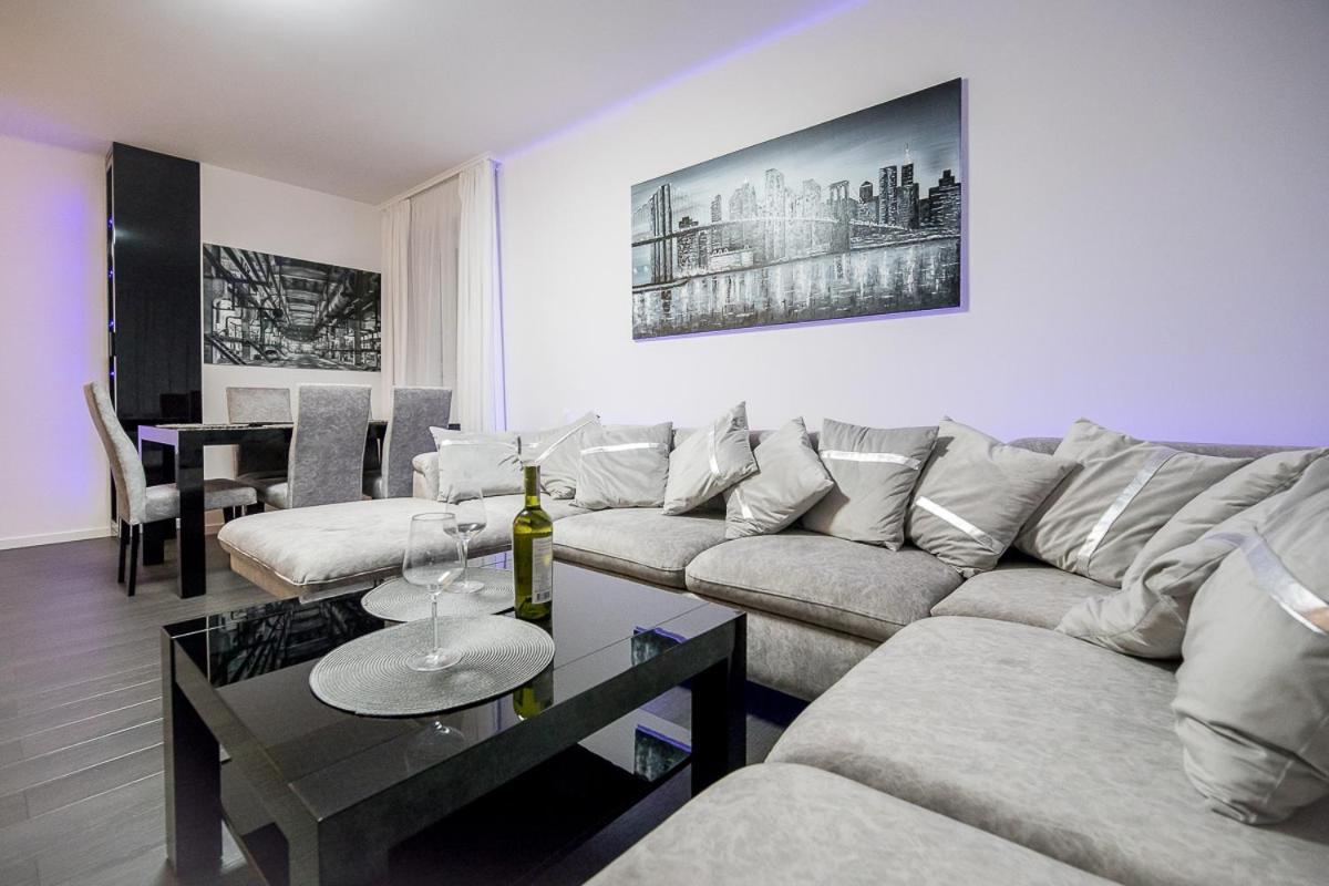 شقة وارسو  في Nowoczesny Apartament - Saska Kepa المظهر الخارجي الصورة